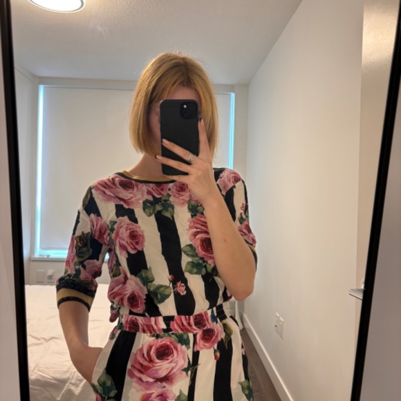 Womens Dolce & Gabbana shorts and shirt set - Picture 2 of 10